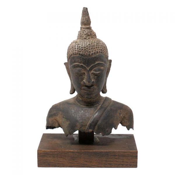 Torso de Buda de bronce asiático del siglo XIX en un pedestal de madera