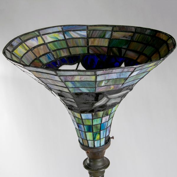 Lámpara con cristales de colores