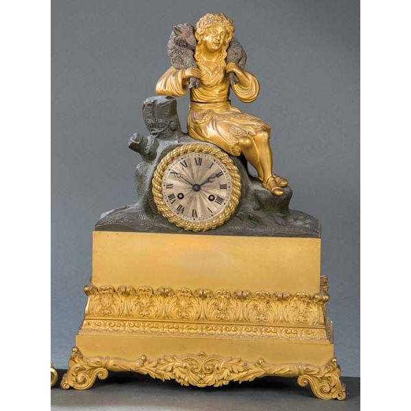 Reloj de sobremesa de bronce dorado, Francia primer cuartos del siglo XIX