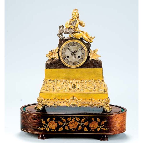 Reloj de sobremesa de bronce dorado, Francia ffs, siglo XIX