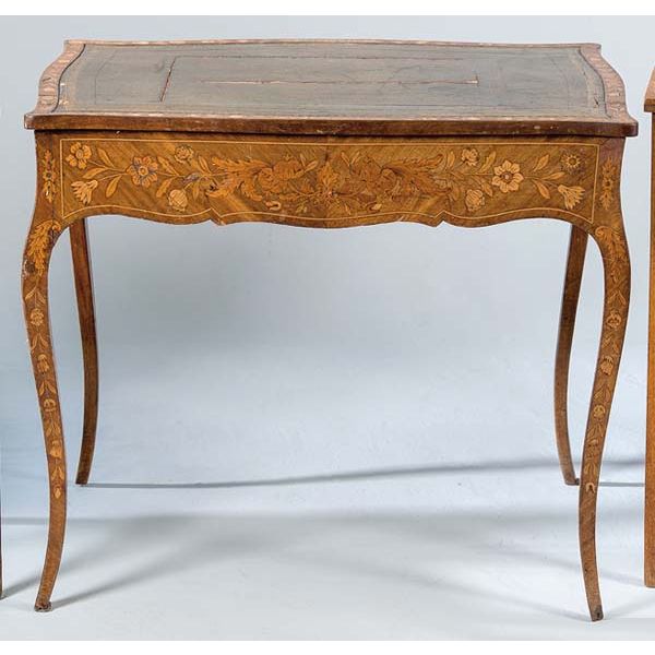 Mesa escritorio de caoba con marquetería holandesa, siglo XIX