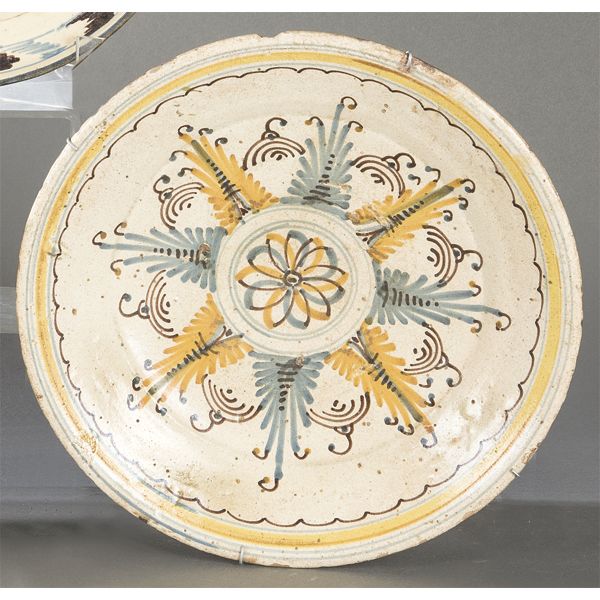 Plato de cerámica esmaltada, serie Encomienda,Talavera siglo XVII