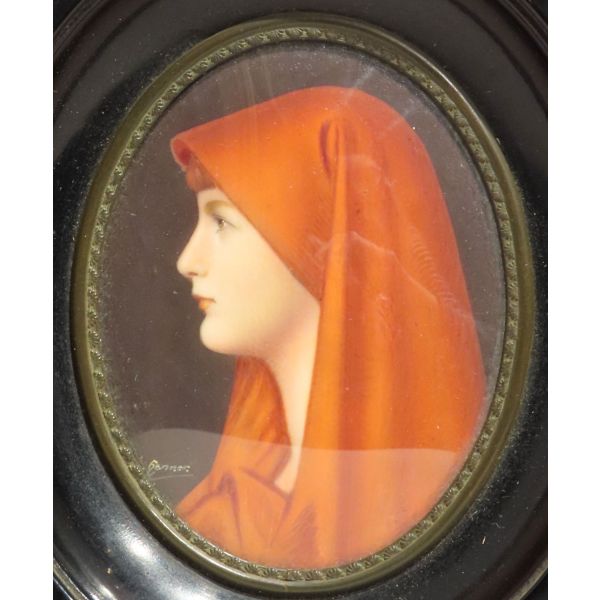 Miniatura al óleo Dama con manto rojo firmado Genner, segunda mitad siglo XIX. 