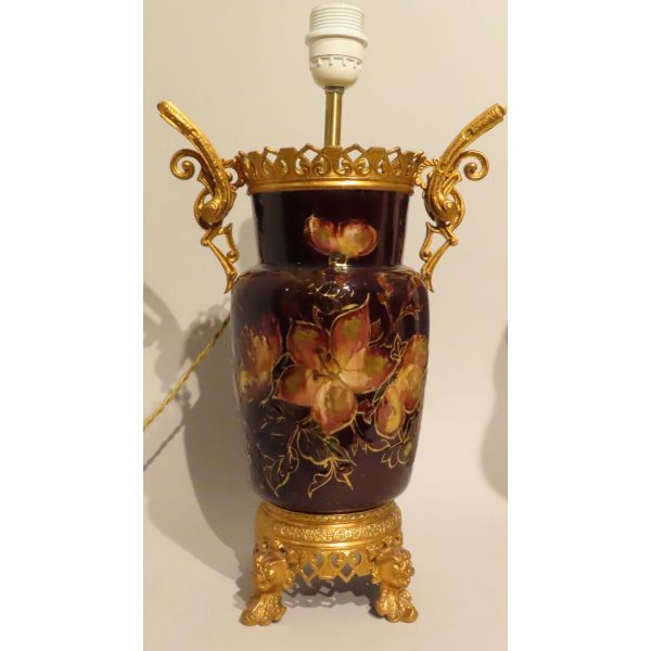 Pareja de lámparas modernistas estilo oriental porcelana esmaltada metal dorado finales siglo XIX