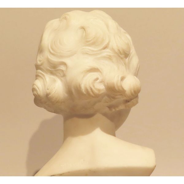 Mármol busto de Niña siglo XIX