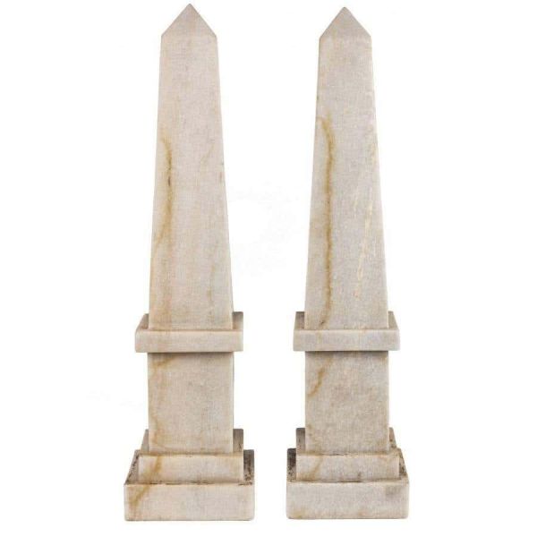 Pareja de obeliscos de mármol blanco. 