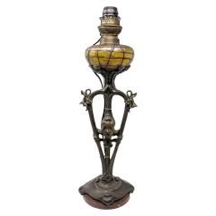 Lámpara firmada de bronce y vidrio del Art Nouveau francés