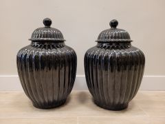 Pareja de Tibores en cerámica negra, ppios S.XX - Italia