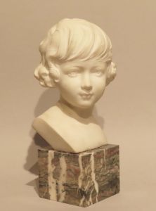 Mármol busto de Niña siglo XIX