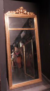 Pareja de espejos tipo trumeau, en madera tallada y dorada, siglo XX